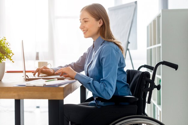 Jak Ergonomiczne Krzesła Biurowe Poprawiają Komfort Pracy