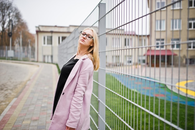 Jakie innowacyjne technologie sprawiają, że nowoczesne ogrodzenia aluminiowe są bardziej trwałe i stylowe?